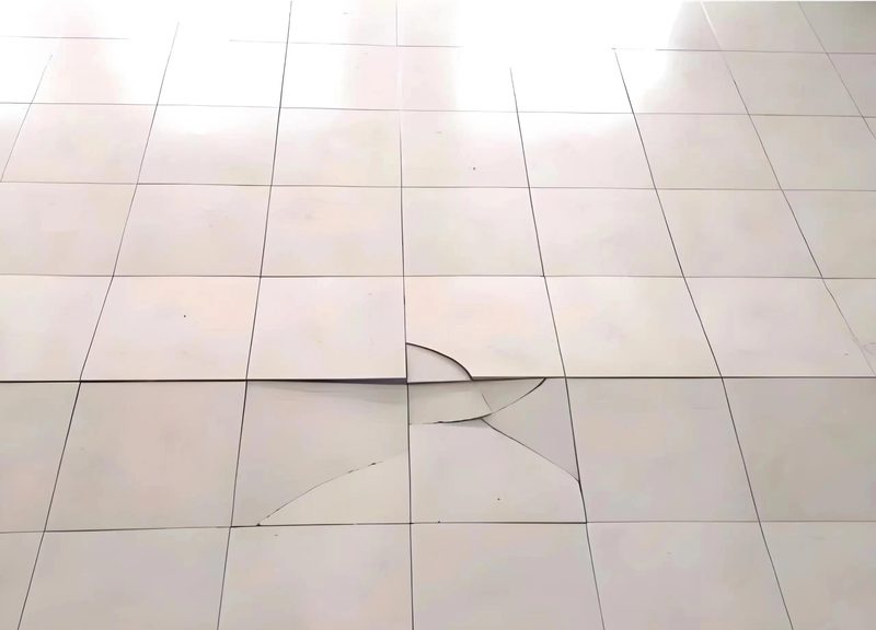 地砖空鼓是怎么产生的相关配图_地砖空鼓原因